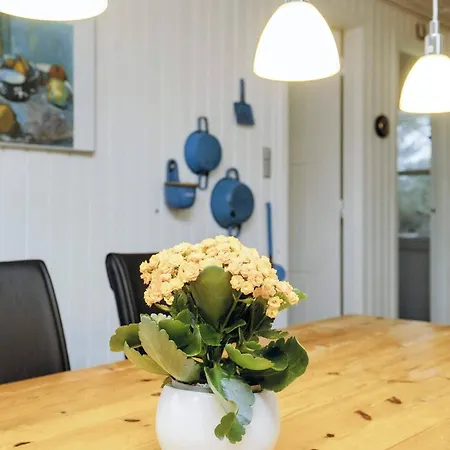 6 Person In Lokken-by Traum