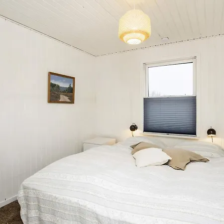 6 Person In Lokken-by Traum *
